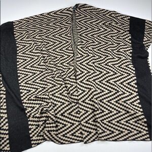 Joseph A Poncho Cape Coat Sweater Chevron Western Tribal Aztec Warm Winter Fall